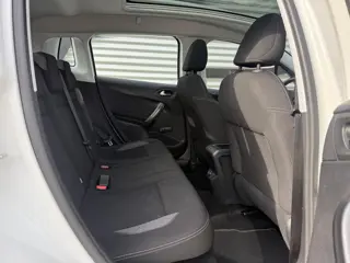 Foto 14 van Peugeot 2008 1.2 PureTech Blue Lion 2e Eigenaar|Pano|Navi|Carplay|Trekhaak|Airco|Cruise|PDC|Elek ram