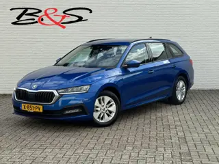 Skoda Octavia Combi 1.0 e-TSI Ambition Automaat ElectrTrekhaak Clima Carplay Navi Digitaal Dash Sfee