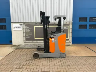 VS-23062 Reachtruck Still fmx14 Vorkenspreider