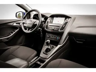 Foto 13 van Ford Focus 1.5 150 Pk 5 drs. Titanium I Trekhaak I Airco I 18 inch. LMV I Winter-Pakket