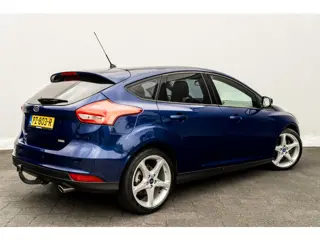 Foto 16 van Ford Focus 1.5 150 Pk 5 drs. Titanium I Trekhaak I Airco I 18 inch. LMV I Winter-Pakket