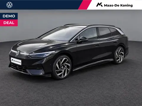Volkswagen ID.7 Tourer Pro Business 77 kWh / 286pk Stuur- & Stoelverwarming · 360 Camera · Trekhaak 