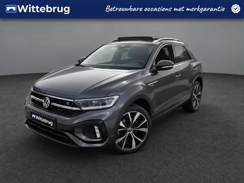 Volkswagen T-Roc 1.5 TSI 150pk R-Line DSG Automaat Black Style / Panorama schuifdak / Navigatie by A