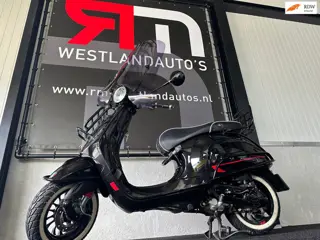 Vespa Snorscooter Primavera 4T bomvol/white wall banden /bagagerek voor&achter/xenon verlichting/