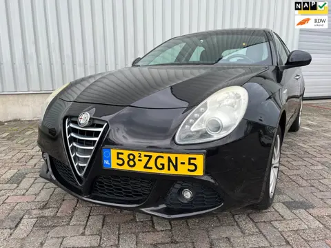 Alfa Romeo Giulietta 1.4 T Business Executive - Rondom gebruikersschade, Auto start NIET!
