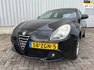 Alfa Romeo Giulietta 1.4 T Business Executive - Rondom gebruikersschade, Auto start NIET!