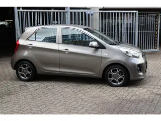 Foto 13 van Kia Picanto 1.2 CVVT DynamicLine (bj 2015, automaat)