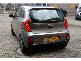 Foto 18 van Kia Picanto 1.2 CVVT DynamicLine (bj 2015, automaat)