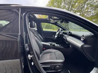 Foto 14 van Mercedes-Benz A-klasse 250 e Business Solution AMG / Pano /