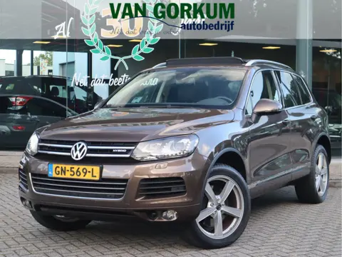 Volkswagen Touareg 3.0 TSI Hybrid Highline Navi / Luchtvering / Camera  /Leder / Pdc / Elekramen / V
