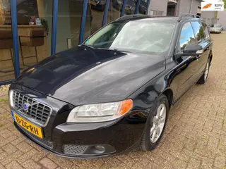 Volvo V70 2.5T Kinetic 200PK NL-AUTO Youngtimer