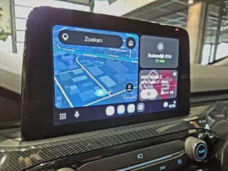 Foto 18 van Ford Kuga 2.5 PHEV ST-Line X Panorama | Camera | HUD | Winterpack | Carplay-Android