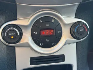 Foto 18 van Ford Fiesta 1.25 Titanium,Climat,Cruise,LMV,5 Drs