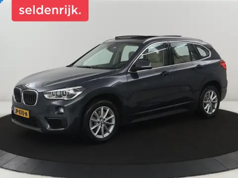 BMW X1 sDrive20i Centennial High Executive | Pano.Dak | Trekhaak | Stoelverwarming | Head-Up |