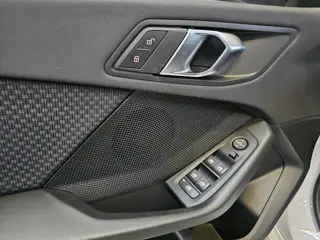 Foto 11 van BMW 1-serie 118I Aut. | Navi | LED | PDC | Clima