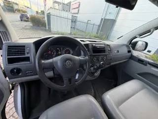 Foto 14 van Volkswagen Transporter Kombi 2.0 L1H1 Comfortline CNG 8 PERSOONS