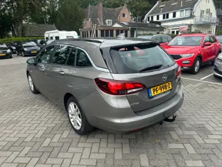 Foto 18 van Opel Astra Sports Tourer 1.0 Online Edition , navigatie , pdc voor en achter met camera , trekhaak