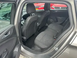 Foto 15 van Opel Astra Sports Tourer 1.0 Online Edition , navigatie , pdc voor en achter met camera , trekhaak