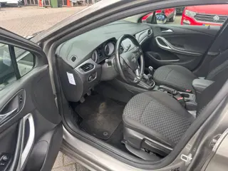 Foto 13 van Opel Astra Sports Tourer 1.0 Online Edition , navigatie , pdc voor en achter met camera , trekhaak
