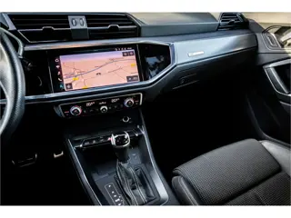 Foto 11 van Audi Q3 Sportback 45 TFSI e S Edition Panorama 20" Camera