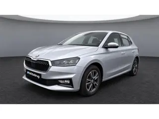 Škoda Fabia 1.0 TSI Essence Cruise control / PDC /  LED / LMV  Rijdende demonstratieauto, bezichtigi