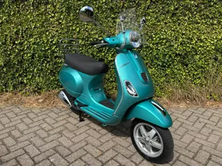 Foto 20 van Vespa LX 50 4T 45 km Scooter VERDE BETAAL met in3