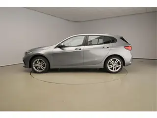 Foto 11 van BMW 1 Serie 5-deurs 118i | LED | Navigatie | Active cruise | Stoelverwarming | DAB | Harman-kardon s