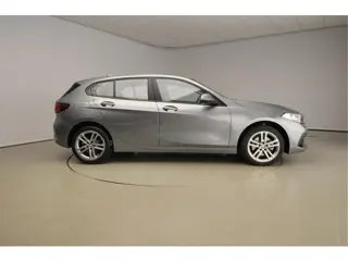 Foto 19 van BMW 1 Serie 5-deurs 118i | LED | Navigatie | Active cruise | Stoelverwarming | DAB | Harman-kardon s
