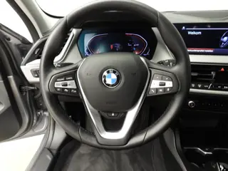 Foto 13 van BMW 1 Serie 5-deurs 118i | LED | Navigatie | Active cruise | Stoelverwarming | DAB | Harman-kardon s