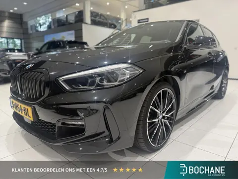 BMW 1-serie 118i Introduction Edition | M-Sport | Panoramadak | Camera | Stoelverwarming |