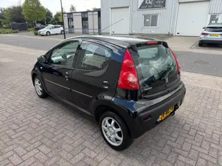 Foto 18 van Peugeot 107 1.0-12V XS NL AUTO 5 DEURS AIRCO-1999E--