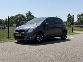 Toyota Yaris 1.3 VVTi AIRCO | ELEC RMN/SPGLS | ZGAN!