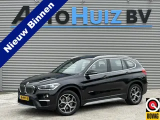 BMW X1 sDrive20i xLine Leder Panoramadak HiFi Pakket Head-Up Display PDC Afn. Trekhaak Sportstoelen 