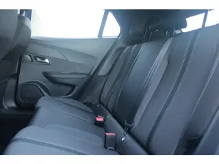 Foto 19 van Peugeot 2008 1.2 130PK ALLURE PACK | TREKHAAK AFNEEMBAAR | NAVIGATIE 10" TOUCHSCREEN | APPLE CARPLAY