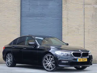 BMW 5 Serie 530i xDrive Sport Line | HUD | Comfortstoelen | Schuif-/kanteldak | 759i Individual