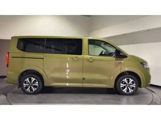 Foto 20 van Volkswagen e-Transporter Caravelle 32 L1H1 Life 64 kWh € 55.000,00 incl. BTW/BPM | Trekhaak | Keyles