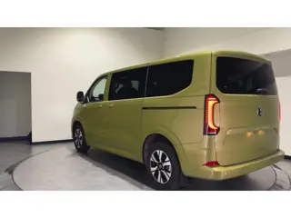 Foto 17 van Volkswagen e-Transporter Caravelle 32 L1H1 Life 64 kWh € 55.000,00 incl. BTW/BPM | Trekhaak | Keyles