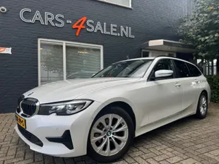BMW 3-SERIE 318I Touring Aut. Business Edit. + Camera + Car -play + Led + Lmv + Navi + D-glas 