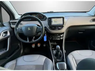 Foto 12 van Peugeot 2008 1.2 PureTech Féline, afneembare trekhaak, panoramadak, nieuwe distributieriem, vele opt