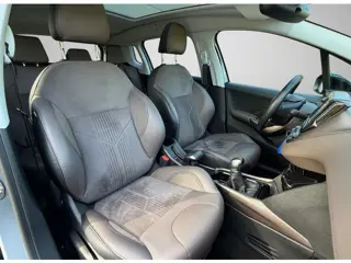Foto 14 van Peugeot 2008 1.2 PureTech Féline, afneembare trekhaak, panoramadak, nieuwe distributieriem, vele opt