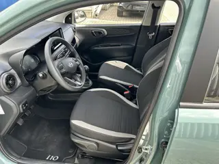Foto 13 van Hyundai i10 1.0 Comfort | Cruise Control | Airco | Dagrijverlichting | Start & Stop Systeem | Centra