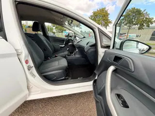 Foto 14 van Ford Fiesta 1.25 Titanium|NAP|Airco|5 |Deurs|Onderhoud|
