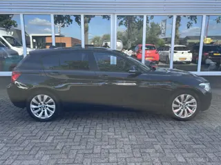 Foto 19 van BMW 1-serie 114i EDE | Stoelverwarming | Leder | Bluetooth | Navi | Cruise