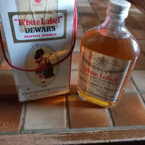Dewar's , scotch Whisky - ongeopende fles, in verpakking, oud