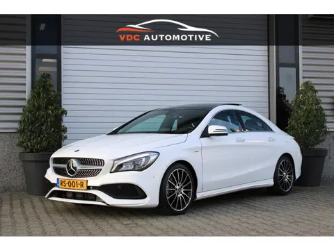 Mercedes-Benz CLA-Klasse 180 AMG Pano | Distronic | Memory | Camera | Carplay | White Art Edition