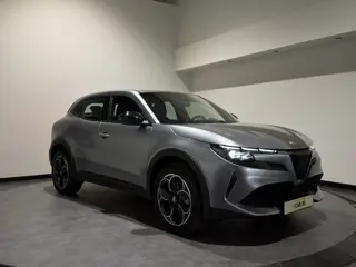 Alfa Romeo Junior Elettrica 54 kWh | Warmtepomp | ACC met stop & go | Apple CarPlay - Android Auto