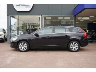 Foto 20 van Volvo V60 2.0T Summum Automaat | Airco | Navigatie | Elek. pakket | Youngtimer | Inruil mogelijk