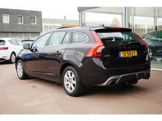 Foto 16 van Volvo V60 2.0T Summum Automaat | Airco | Navigatie | Elek. pakket | Youngtimer | Inruil mogelijk