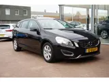 Foto 24 van Volvo V60 2.0T Summum Automaat | Airco | Navigatie | Elek. pakket | Youngtimer | Inruil mogelijk