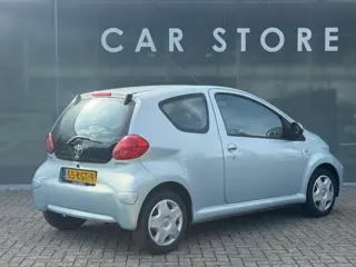 Foto 19 van Toyota Aygo 1.0-12V + Airco Radio CD Speler